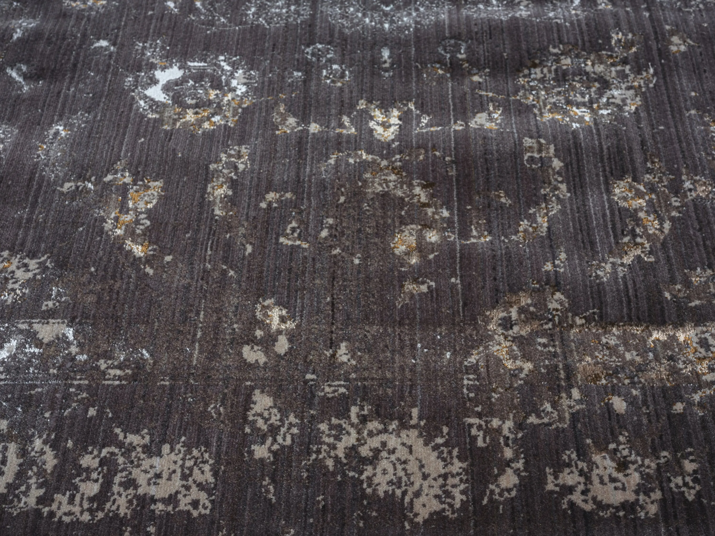 Tamara Dark Grey And Cream Floral Transitional Rug *NO RETURNS UNLESS FAULTY