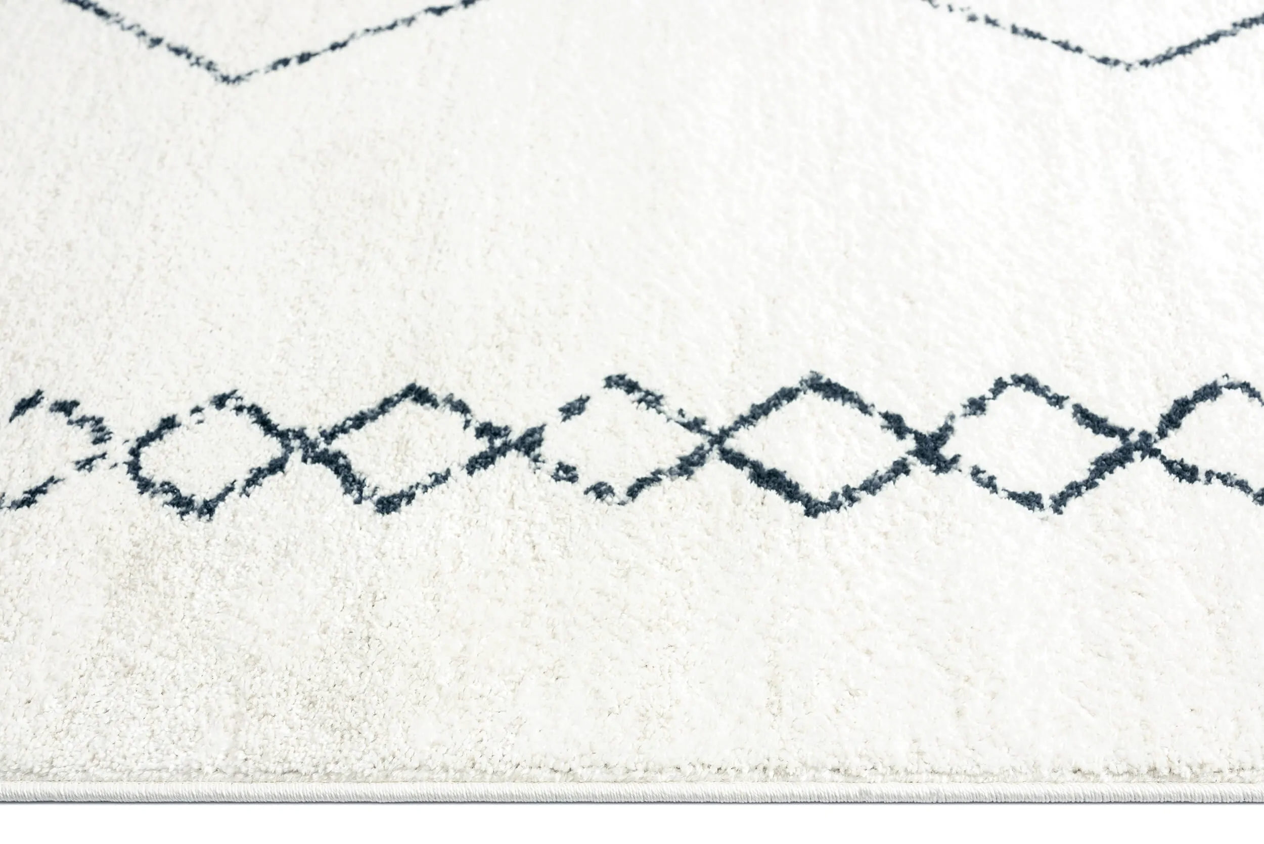 Tamira Grey and Ivory Diamond Tribal Rug *NO RETURNS UNLESS FAULTY