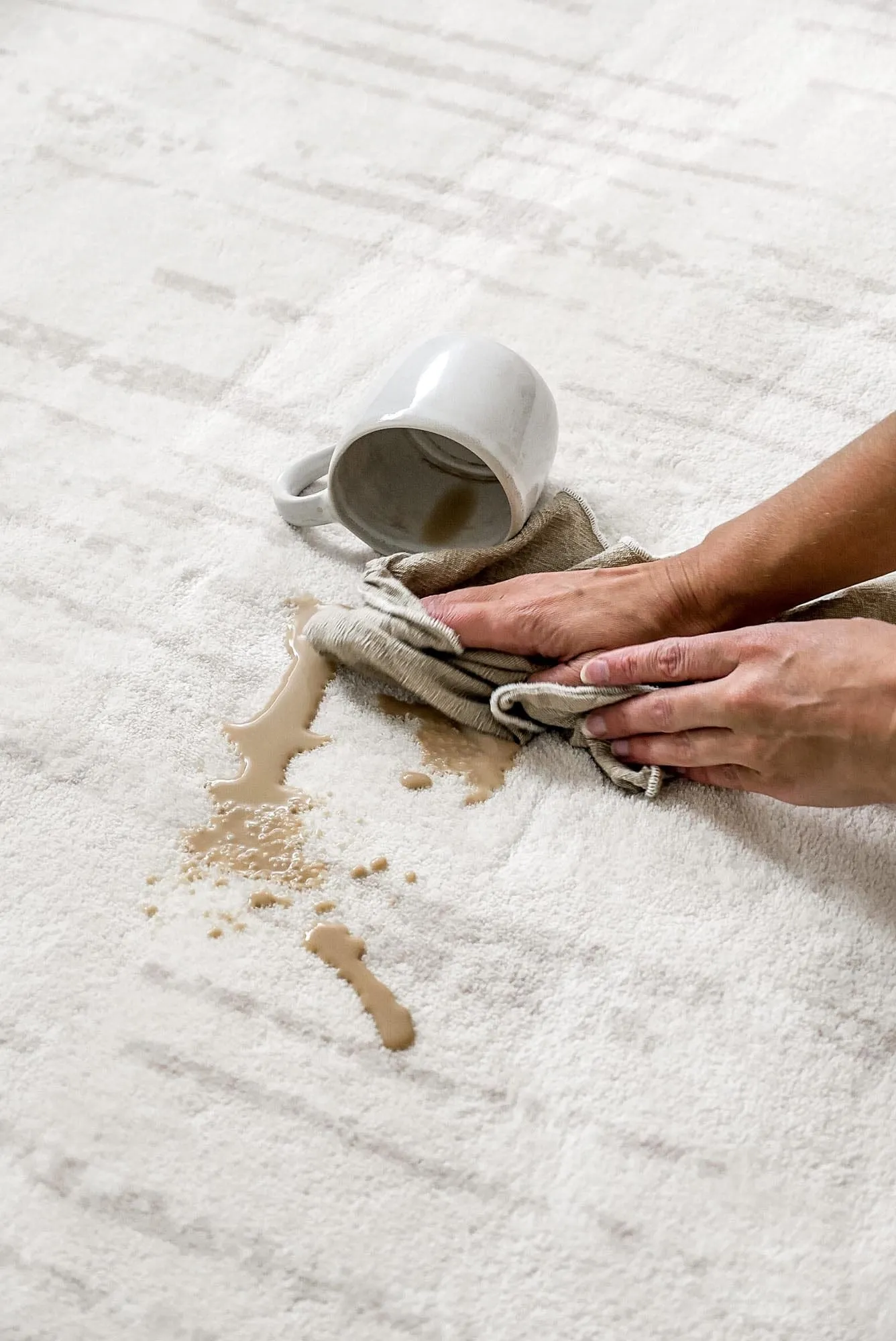Tandara Grey and Cream Abstract Pattern Washable Rug