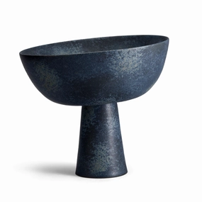 Terra Bowl on Stand - Medium - Aged Ironnordic minimalist vase
