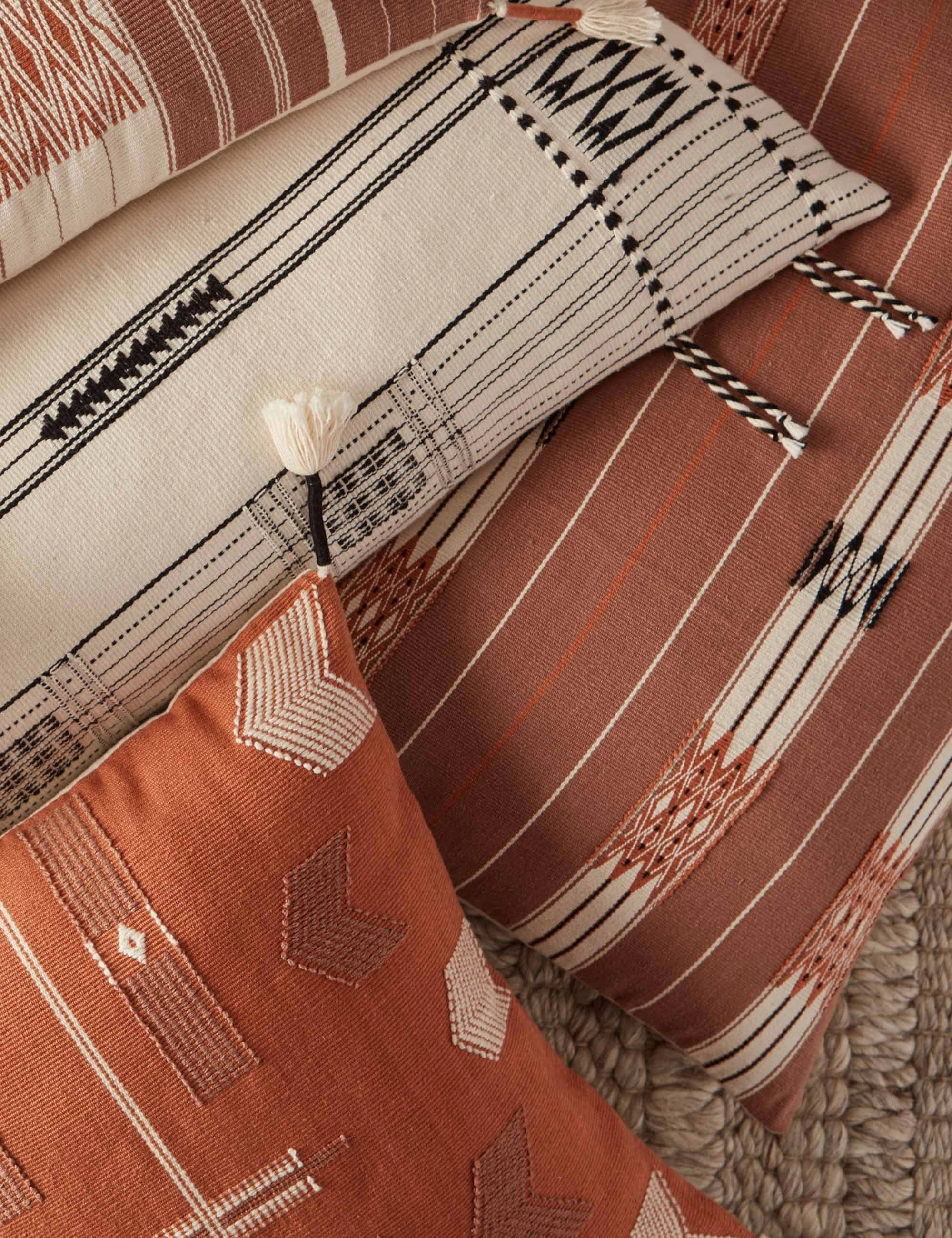 Tiria Lumbar Pillow