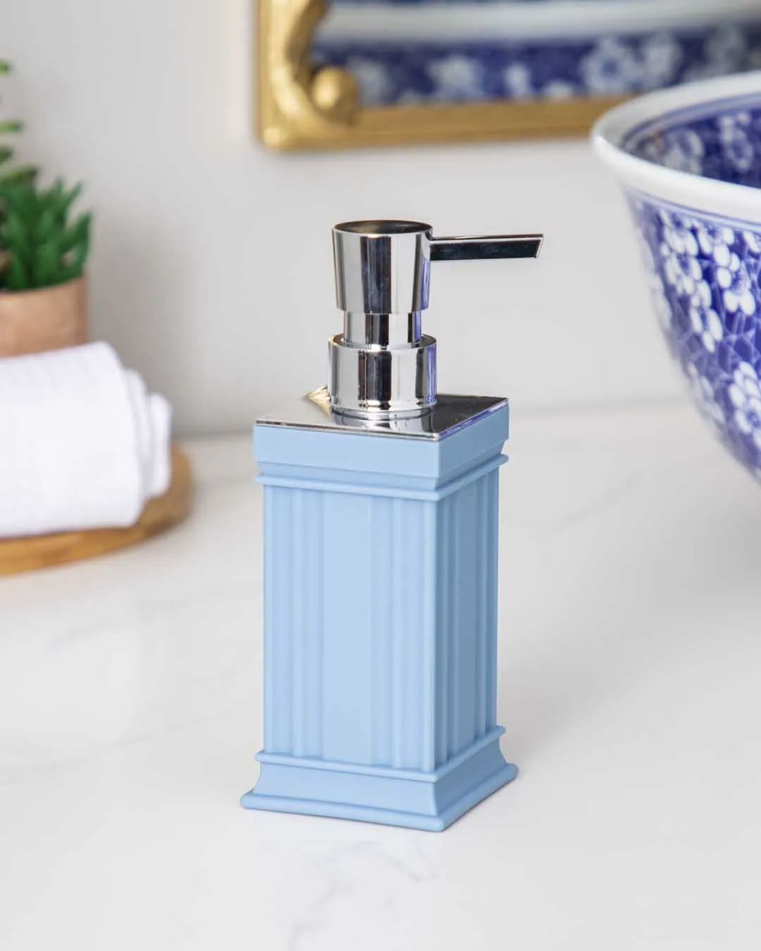 Traditional Contemporary 5 Piece Bathroom Set - Blue