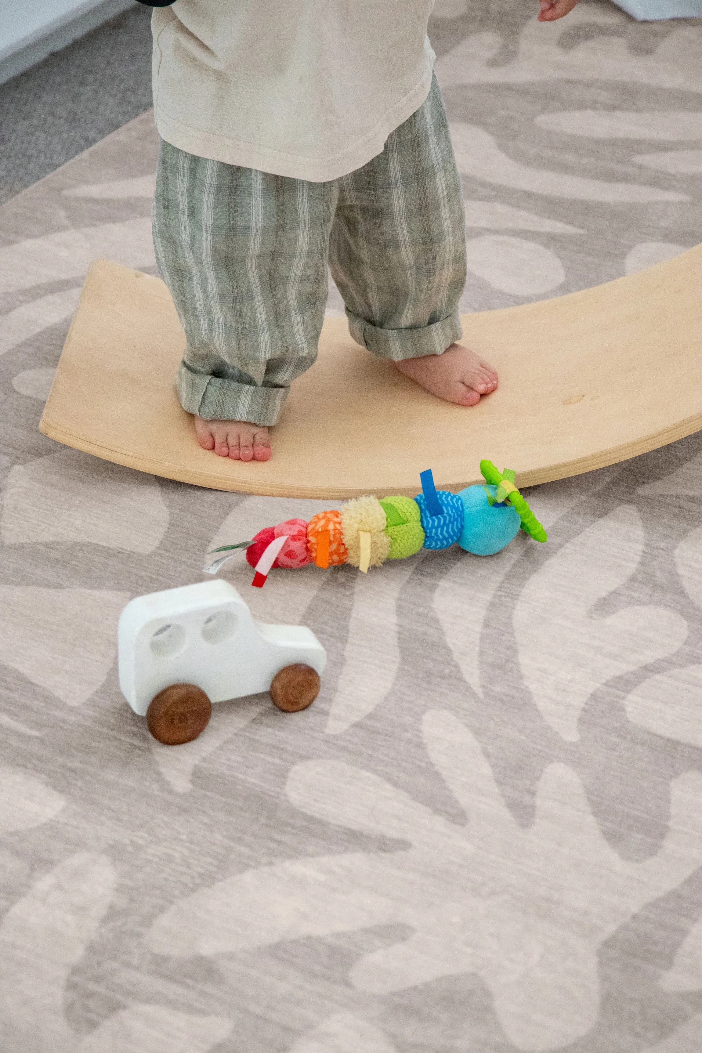 Viki Grey Beige Leaves Rollie Pollie Playmat