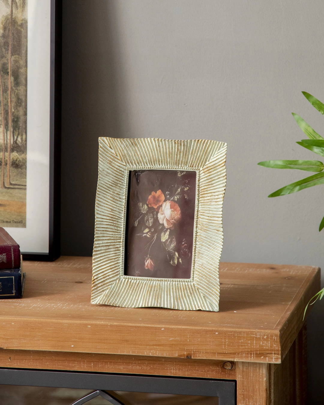 Vintage Ripple Photo Frame