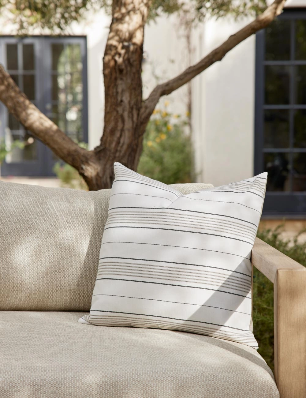 Whitehaven Indoor / Outdoor Pillow