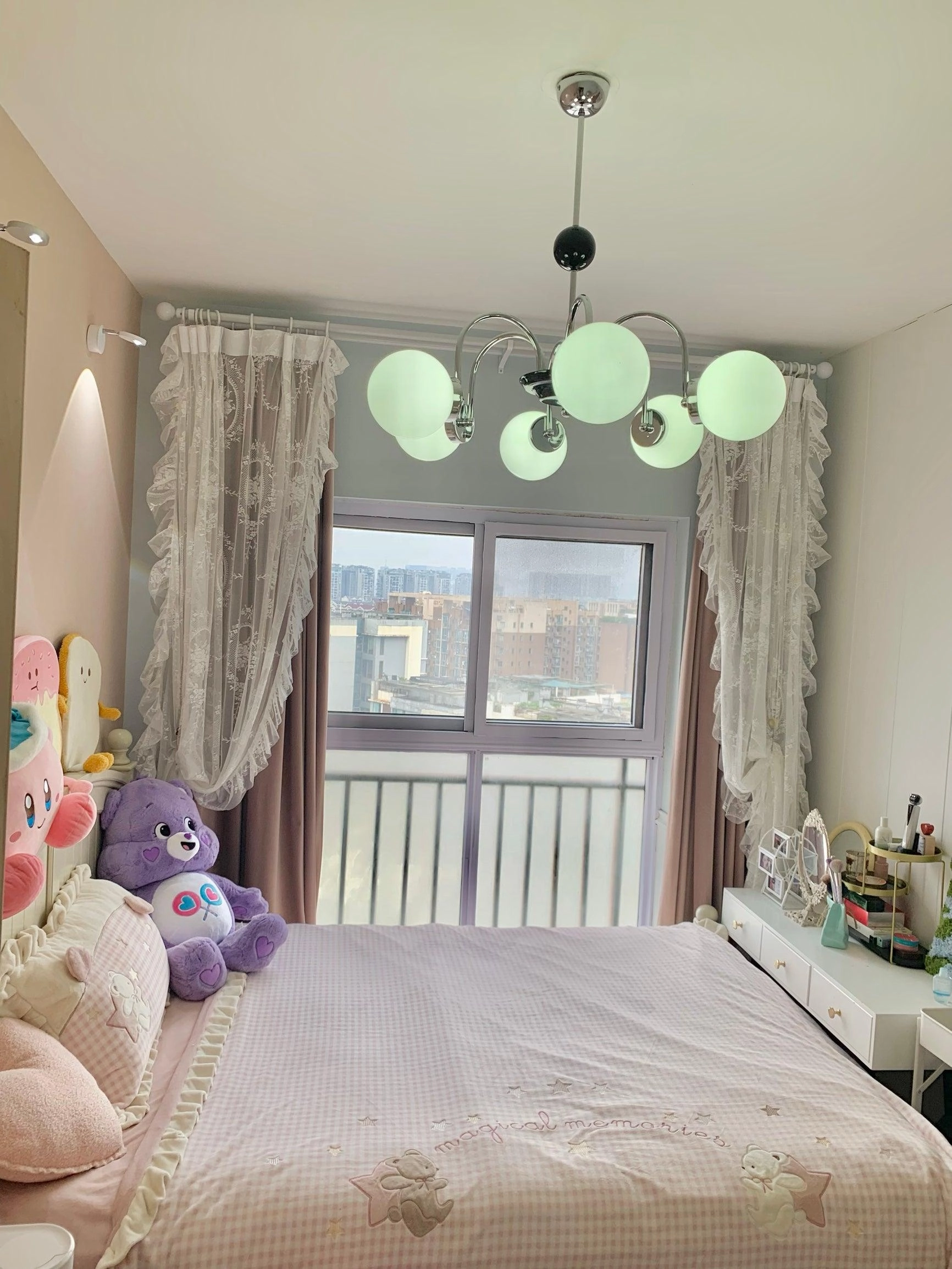 Yisu Chandelier